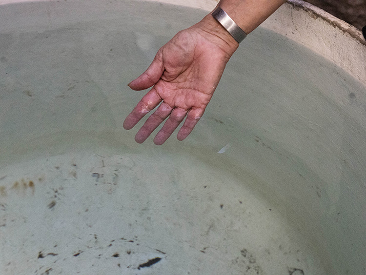 Crisis del agua en la ZMG: Colora, odorísima y sabora